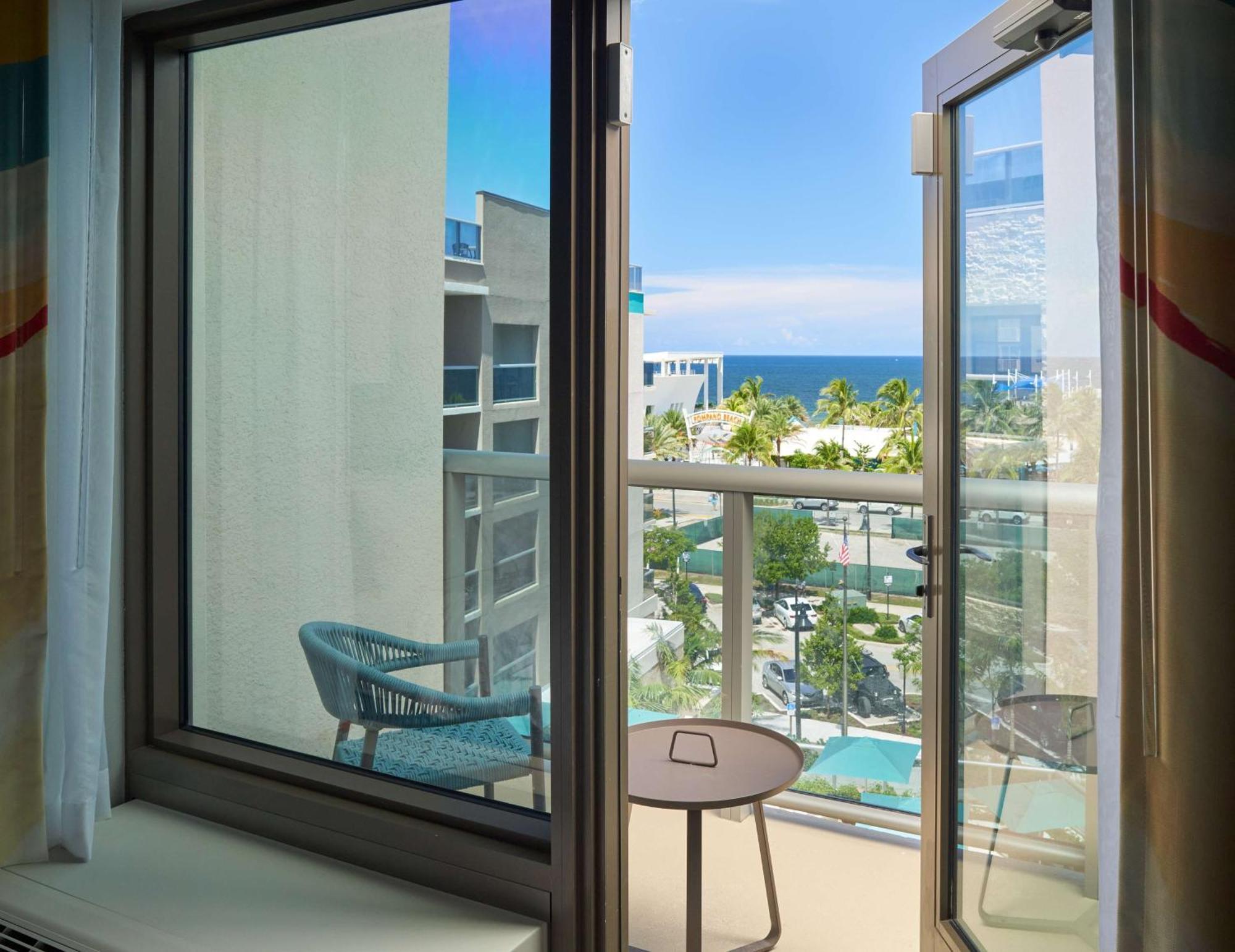 Tru By Hilton Pompano Beach Pier Exterior foto